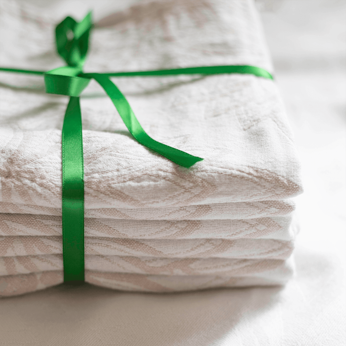 Canadian-Designed Oat + White Turkish Hand Towel | Spa-Soft, Quick-Dry