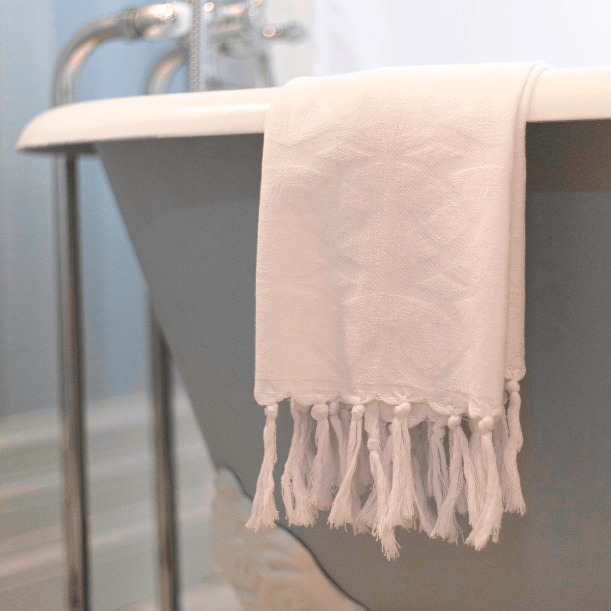 Canadian-Designed Turkish Hand Towel | White | Spa-Soft, Quick-Dry