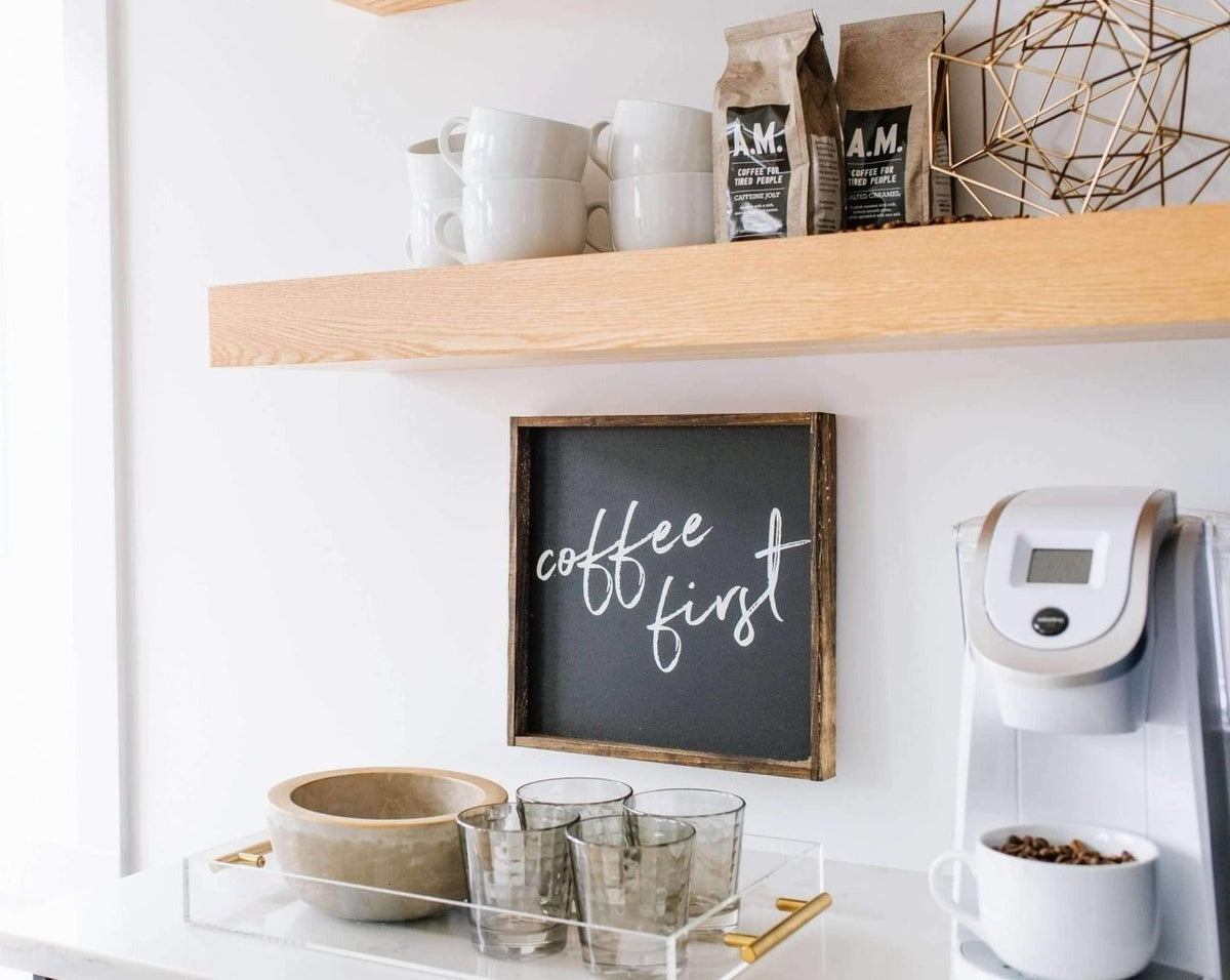 Panneau en bois « Le café avant tout »